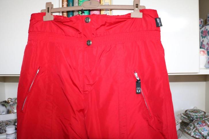 ski broek Brugi brandweer rood, Kleding | Dames, Wintersportkleding, Zo goed als nieuw, Broek, Maat 42/44 (L), Verzenden