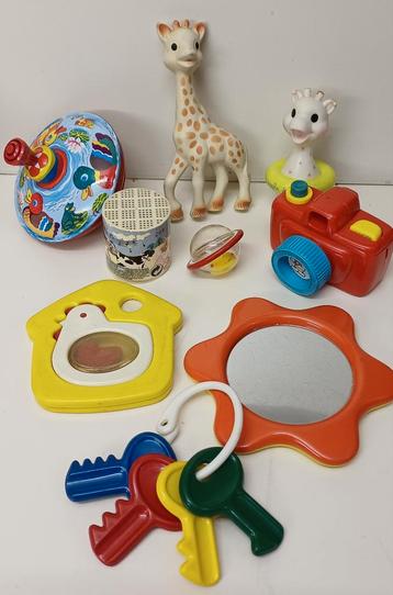 8 babyspeeltjes deels ca. 40 jaar oud Sofie de Giraf beschikbaar voor biedingen
