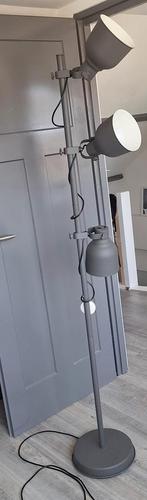Hektar staande lamp, Huis en Inrichting, Lampen | Vloerlampen, Ophalen, Zo goed als nieuw, 150 tot 200 cm