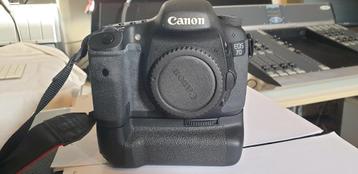 Canon EOS 7D, batterygrip,5 CF Cards beschikbaar voor biedingen