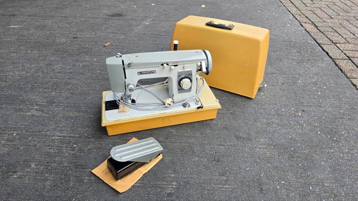 Jahn Royale Naaimachine - Nette Staat!, Hobby en Vrije tijd, Naaimachines en Toebehoren, Zo goed als nieuw, Naaimachine, Janome