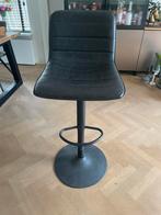 Tka als nieuwe barkruk, Huis en Inrichting, Barkrukken, 60 tot 90 cm, Leer, Ophalen of Verzenden, Zo goed als nieuw