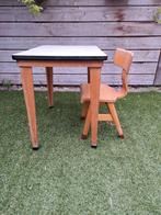 Retro vintage schoolbureau met Stoel, Kinderen en Baby's, Kinderkamer | Tafels en Stoelen, Ophalen, Gebruikt, Tafel(s) en Stoel(en)