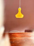 Mid Century Italiaanse yellow hanglamp, Huis en Inrichting, Lampen | Hanglampen, Ophalen of Verzenden