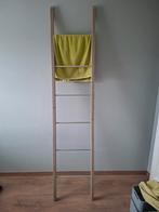 HANDDOEKLADDER, Ophalen, Zo goed als nieuw