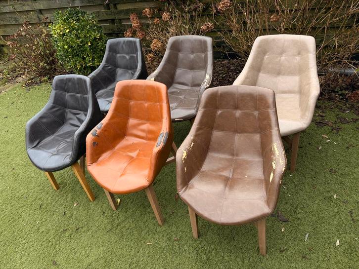 Gratis 6 kunstleren eetkamerstoelen - Beschadigd, Huis en Inrichting, Stoelen, Gebruikt, Vijf, Zes of meer stoelen, Bruin, Ophalen of Verzenden
