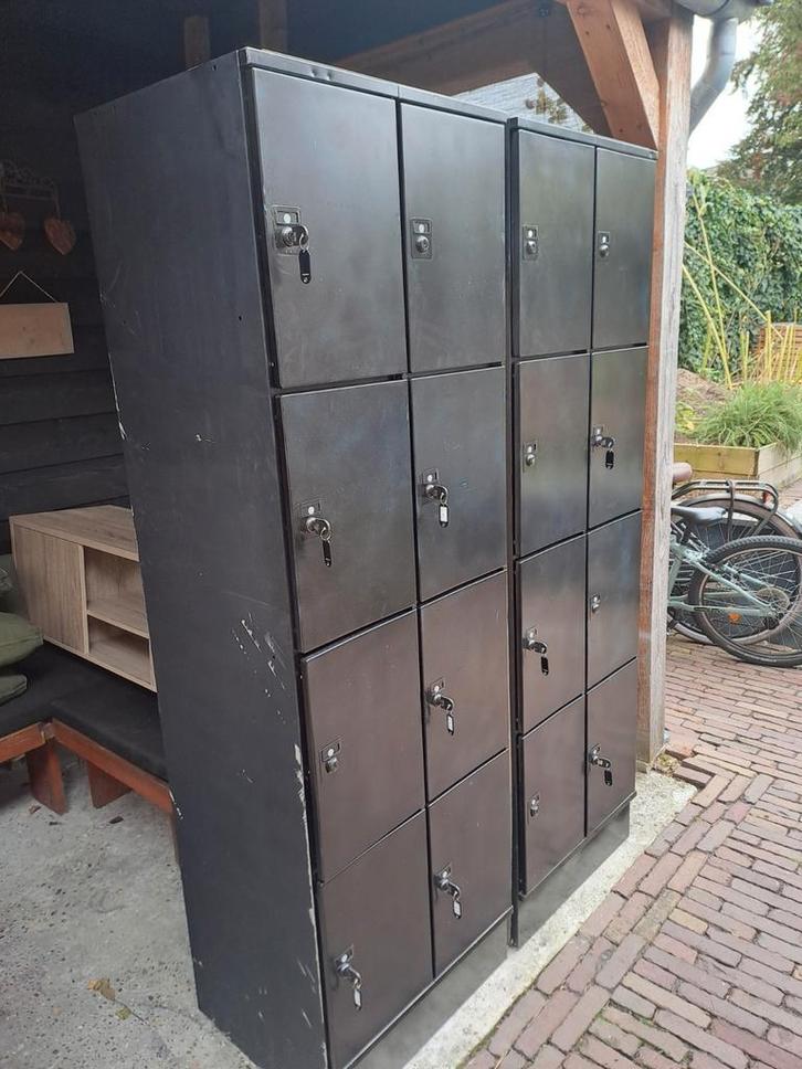 2 metalen lockerkasten, Huis en Inrichting, Kasten | Lockerkasten, Zo goed als nieuw, Ophalen