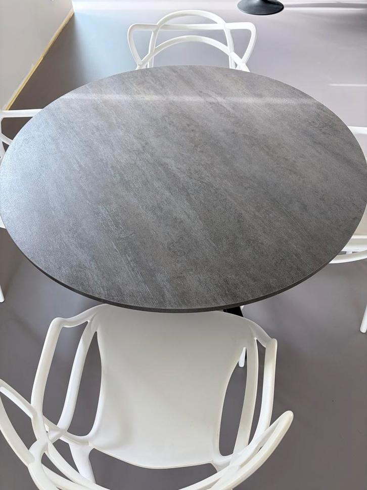 IKEA Mariedamm Ronde Eettafel - Donkergrijs, Huis en Inrichting, Tafels | Eettafels, Zo goed als nieuw, 100 tot 150 cm, Vier personen
