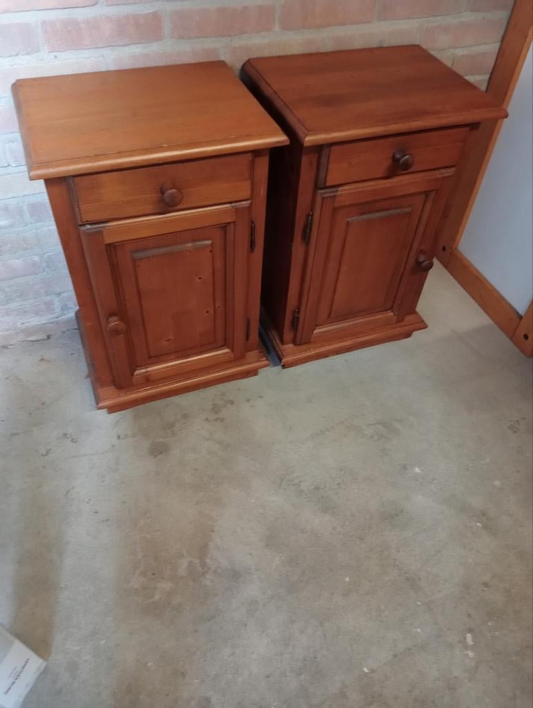 Setje nette nachtkastjes, Huis en Inrichting, Slaapkamer | Nachtkastjes, Ophalen, Minder dan 45 cm, 55 tot 70 cm, Zo goed als nieuw