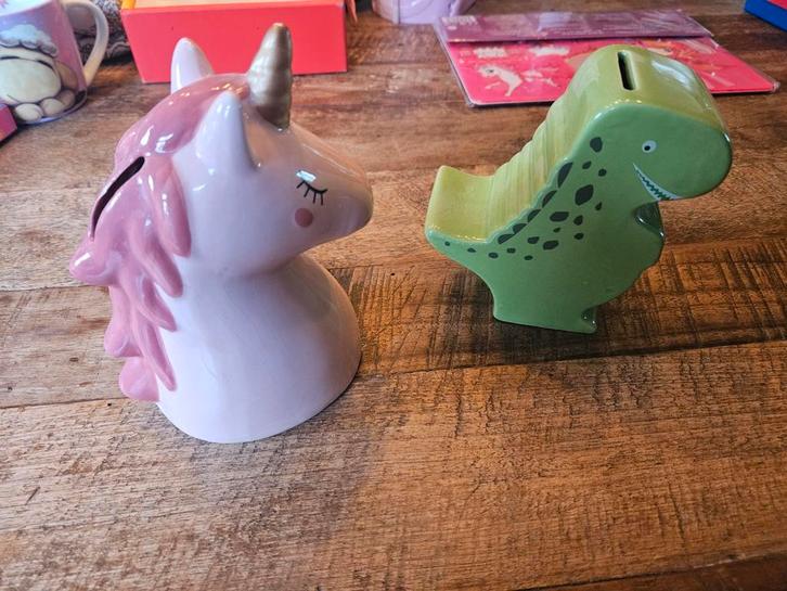 Bijna gratis 2x Spaarpot: Eenhoorn & Dinosaurus, Huis en Inrichting, Woonaccessoires | Overige, Ophalen