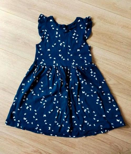 Zgan! Schattig blauw jurkje vlinders van H&M. Maat 110/116, Kinderen en Baby's, Kinderkleding | Maat 110, Zo goed als nieuw, Meisje