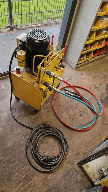 Hydrauliekpomp unit, ENERPAC. 230v/handpomp  beschikbaar voor biedingen
