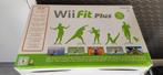 Wii Fit Plus Bundle - Compleet met Balance Board!, Spelcomputers en Games, Spelcomputers | Nintendo Wii, Ophalen, Zo goed als nieuw