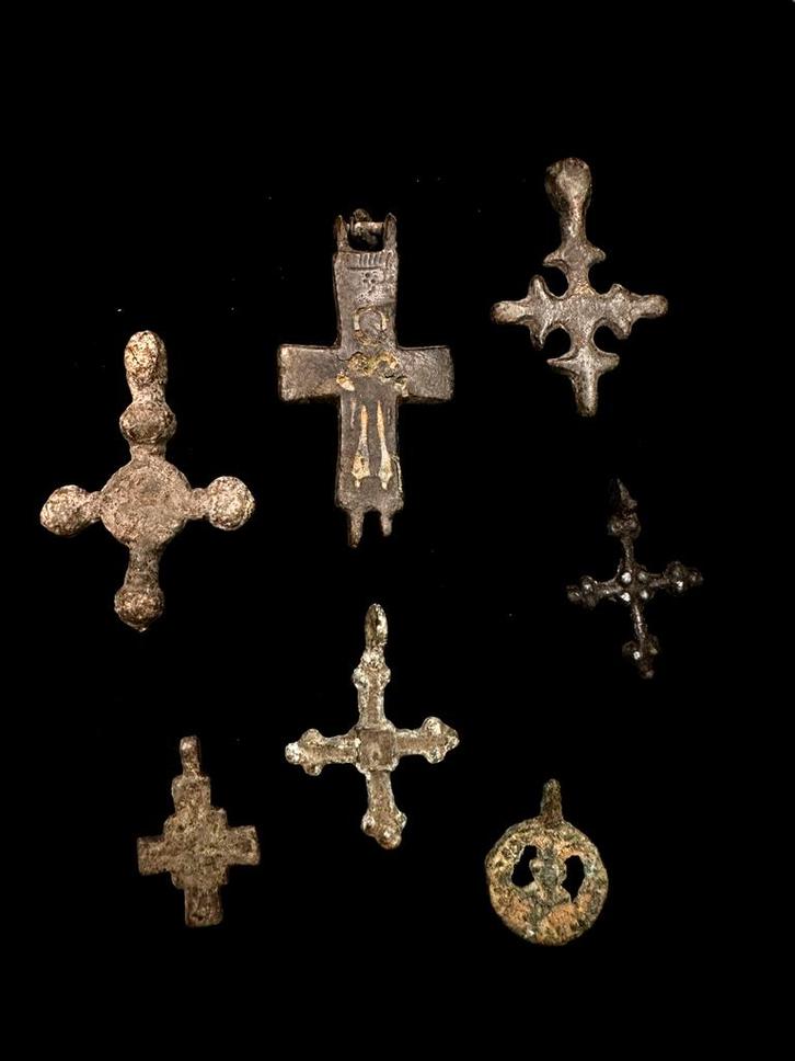 Middeleeuwse Bronzen Kruis Hanger (7e-12e Eeuw), Antiek en Kunst, Antiek | Religie, Ophalen of Verzenden