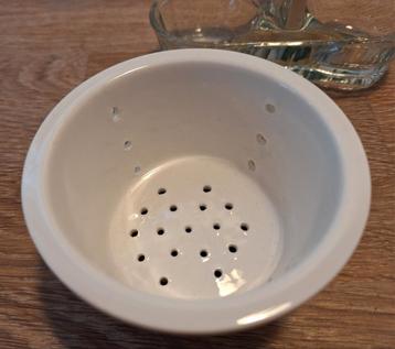 Vintage kleine kaasmal, wit porselein beschikbaar voor biedingen