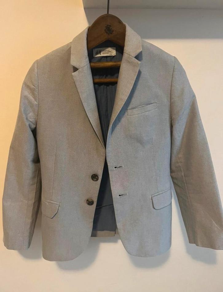 Stijlvolle lichtgrijze blazer van H&M, maat 128 cm 7–8 jaar, Kinderen en Baby's, Kinderkleding | Maat 128, Zo goed als nieuw, Jongen