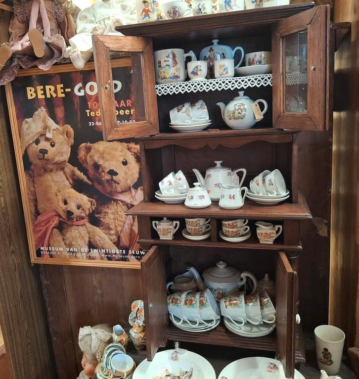 Mini buffetkastje, kast Porseleinen knopjes op de deurtjes, Antiek en Kunst, Antiek | Meubels | Kasten, Ophalen