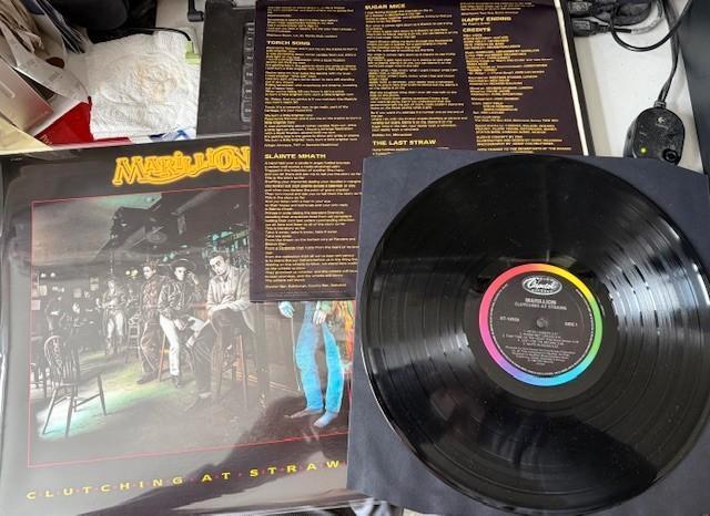 Marillion - Clutching at Straws Canada lp, Cd's en Dvd's, Vinyl | Rock, Gebruikt, Progressive, 12 inch, Ophalen of Verzenden