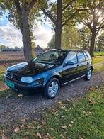 Volkswagen Golf 2.0 85KW 2000 Zwart apk tot 24-10-2026!!!!!, Auto's, Volkswagen, Stof, Zwart, 4 cilinders, 1984 cc