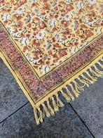 Vintage tapijt vloerkleed bloemen oker geel rechthoekig, Huis en Inrichting, Ophalen of Verzenden