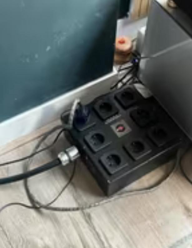 Kemp powersource, Audio, Tv en Foto, Audiokabels en Televisiekabels, Zo goed als nieuw, Ophalen of Verzenden