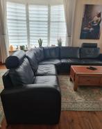 Donker bruine lederen hoekbank met kleine hocker, Huis en Inrichting, Banken | Complete zithoeken, Ophalen, Gebruikt, Leer, Klassiek/modern