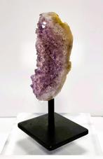 Amethist op sokkel., Verzamelen, Mineralen en Fossielen, Ophalen of Verzenden
