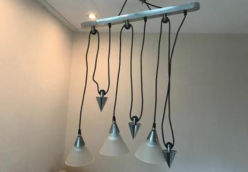 Hanglamp met katrollen beschikbaar voor biedingen