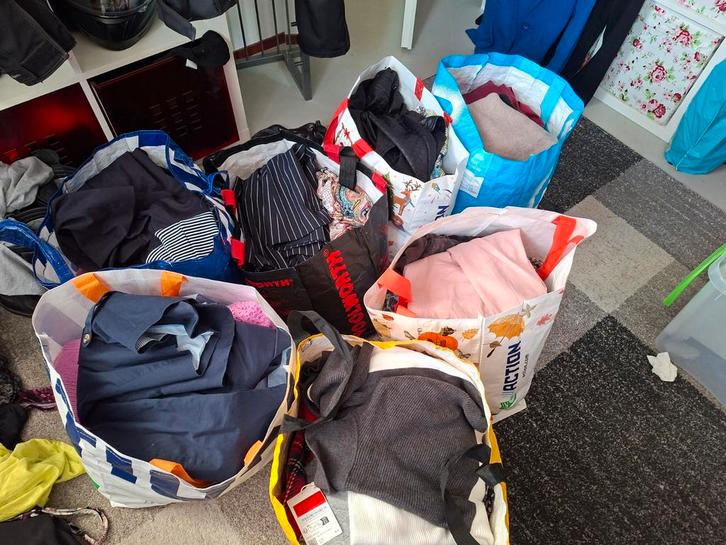 Big shopper vol dames kleding, Kleding | Dames, Dames-kledingpakketten, Zo goed als nieuw, Ophalen of Verzenden