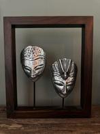 Javaanse Topeng maskers in een houten frame, Antiek en Kunst, Kunst | Niet-Westerse kunst, Ophalen of Verzenden