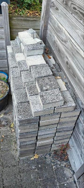 Betonklinkers - 5,5 m2 beschikbaar voor biedingen