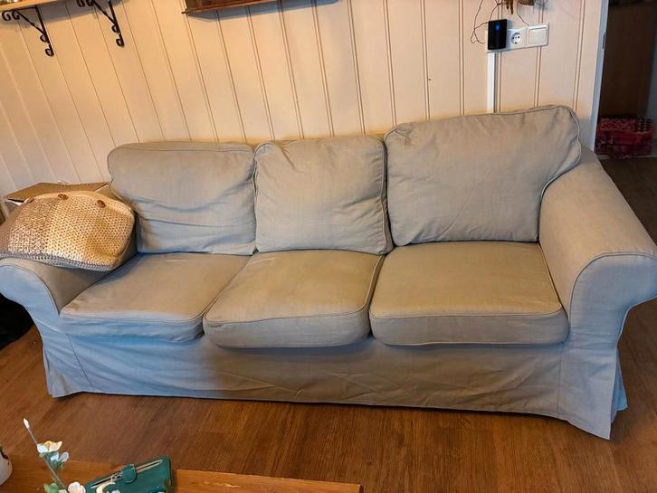 Gratis af te halen!!!Ikea Ektorp 3-zits bank - Comfortabel!, Huis en Inrichting, Banken | Bankstellen, Gebruikt, Rechte bank, Driepersoons