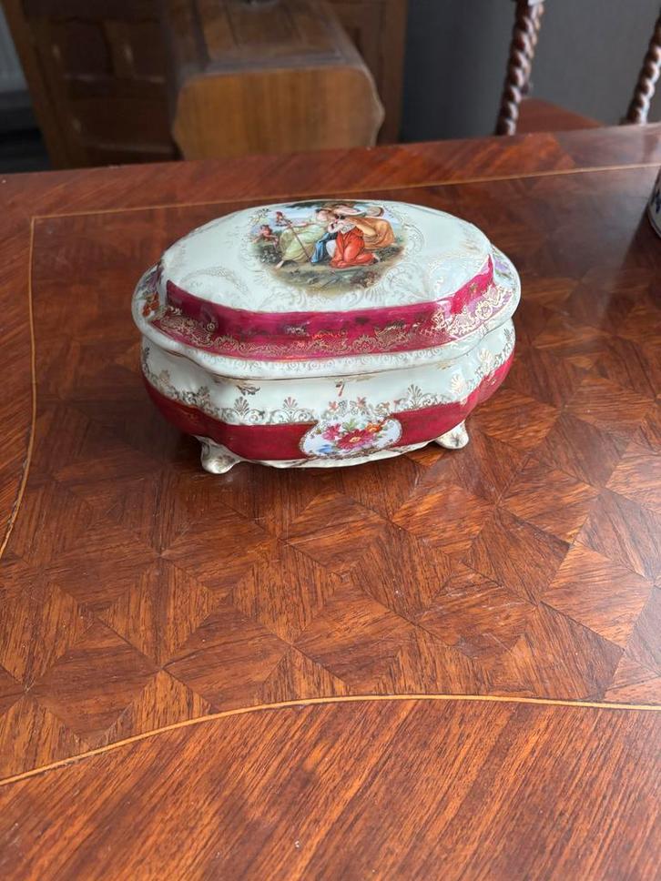 Augarten Wenen Porseleinen Dekseldoos, Antiek en Kunst, Antiek | Porselein, Ophalen of Verzenden