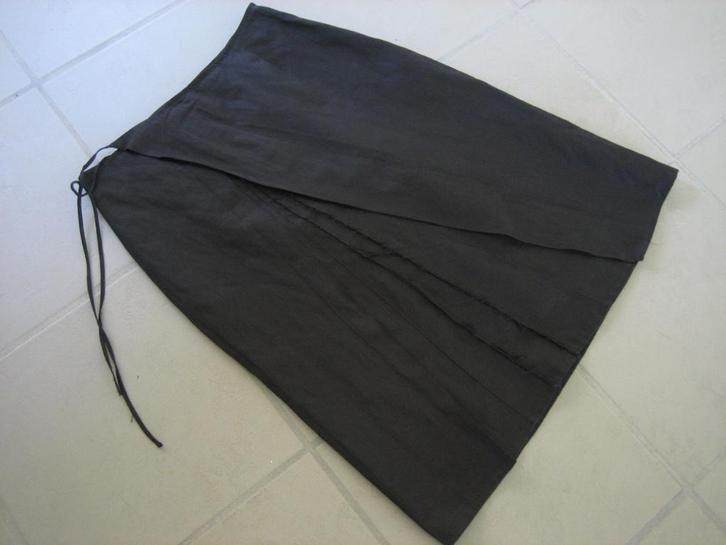 Zeer mooi nieuw zwart rokje van SUMMUM, maat 36 snazzeys, Kleding | Dames, Rokken, Nieuw, Maat 36 (S), Zwart, Onder de knie, Verzenden