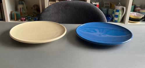 2x bord Bodum geel en blauw; diameter 26,5 cm, Huis en Inrichting, Keuken | Servies, Zo goed als nieuw, Bord(en), Overige stijlen