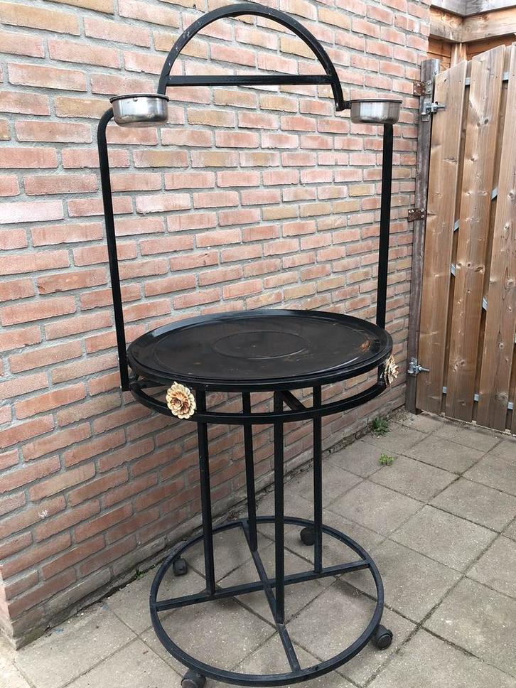 Papegaaien standaart mooi en goede staat!!, Dieren en Toebehoren, Vogels | Hokken en Kooien, Vogelkooi, Metaal, Ophalen