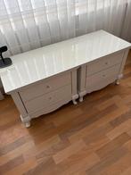 Nachtkastjes hoogglans wit 2 stuks lades sluiten zelf!, Ophalen, Zo goed als nieuw, Minder dan 50 cm