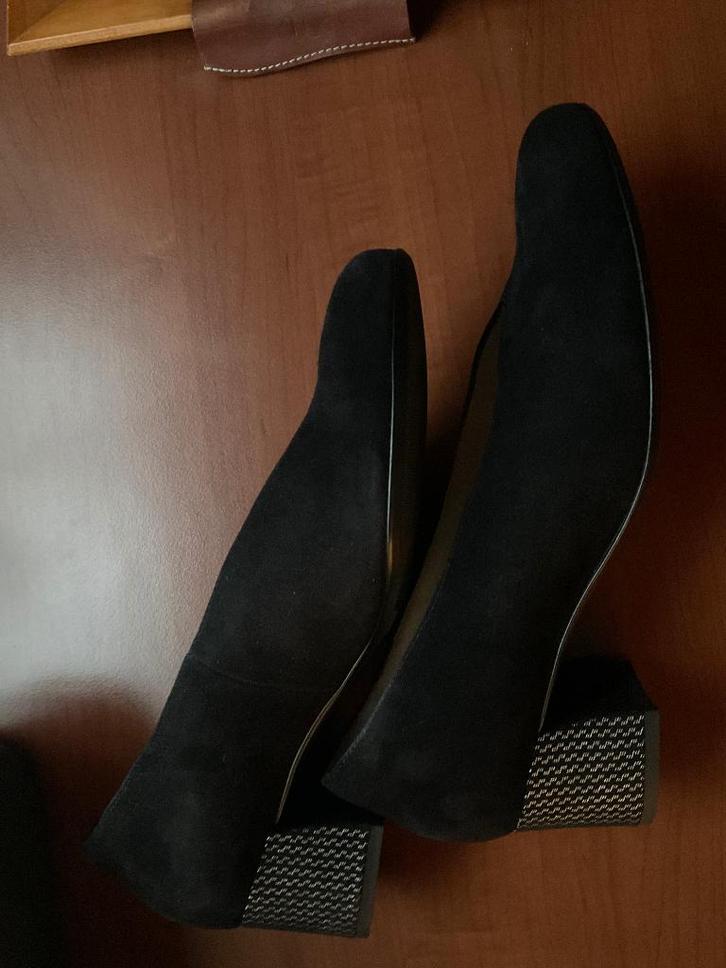 Hassia zwart suede chique schoen maat 6.5, Kleding | Dames, Schoenen, Zo goed als nieuw, Schoenen met hoge hakken, Zwart, Ophalen of Verzenden
