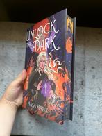 Unlock the dark, Ophalen of Verzenden, Zo goed als nieuw