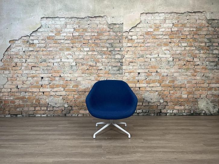 Hay AAL 81 bij TheReSales, Huis en Inrichting, Fauteuils, Zo goed als nieuw, Metaal, Stof, 75 tot 100 cm, Minder dan 75 cm, Ophalen of Verzenden