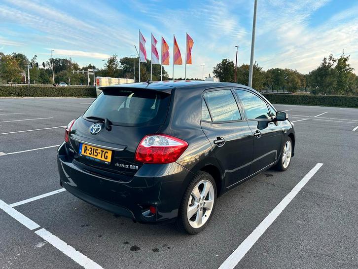 Toyota Auris 1.8 Full Hybrid 136PK 5D CVT 2011 Zwart, Auto's, Toyota, Particulier, Auris, Hybride Elektrisch/Benzine, Volledig hybride