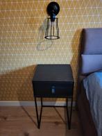 2x Nachtkastje met stopcontact en lampje, Gebruikt, Minder dan 45 cm, Ophalen of Verzenden, Minder dan 55 cm