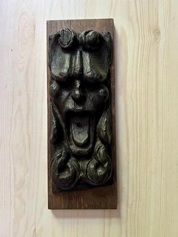 Mooie Antieke Expressieve Grotesk beschikbaar voor biedingen