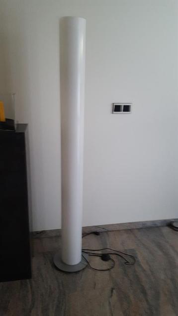 vloerlamp hoogte 160 cm. beschikbaar voor biedingen