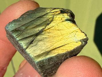 Labradoriet half gepolijst mineralen B3 beschikbaar voor biedingen