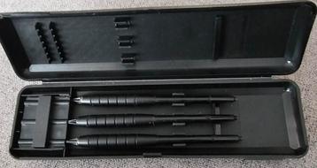Set van 3 Steeltip Darts in Opbergdoos beschikbaar voor biedingen
