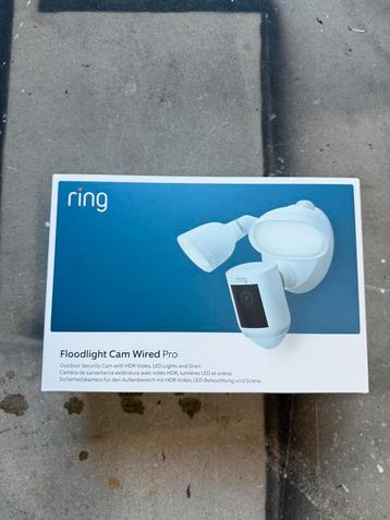 Ring Floodlight Cam Pro Wired Nieuw Wit beschikbaar voor biedingen