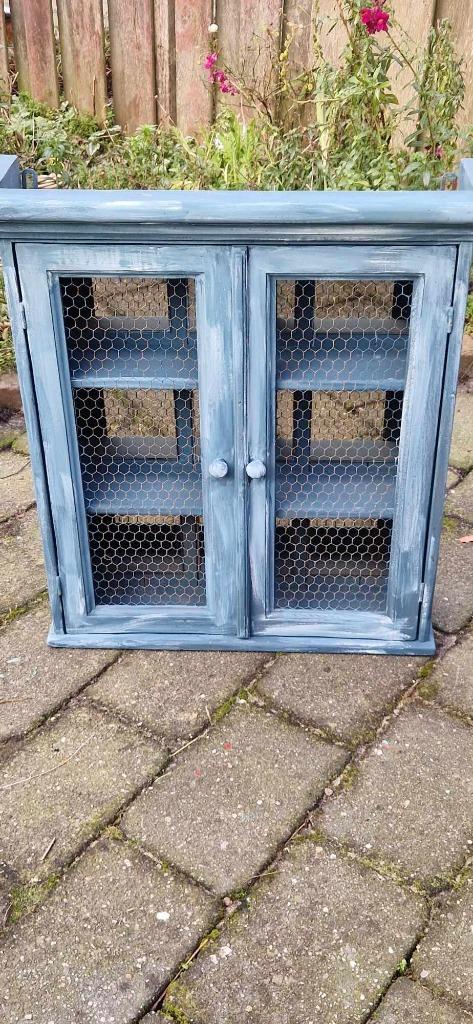 Super leuk aanrecht of wandkastje (met 9 raampjes)(brocante), Huis en Inrichting, Woonaccessoires | Wanddecoraties, Gebruikt, Ophalen of Verzenden