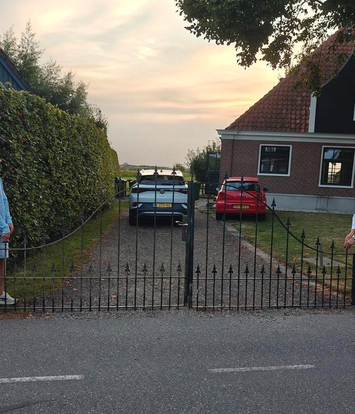 Stevige ijzeren poort / hek
Inclusief 2 palen, Tuin en Terras, Tuinhekken en Hekwerk, Zo goed als nieuw, Tuinhek, IJzer, Ophalen
