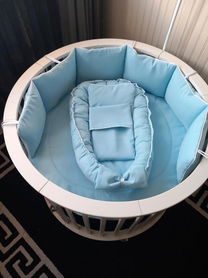 NIEUW!! BOX AANKLEDING,HAND GEMAAKT,90/92CM., Kinderen en Baby's, Boxen, Nieuw, Ophalen of Verzenden